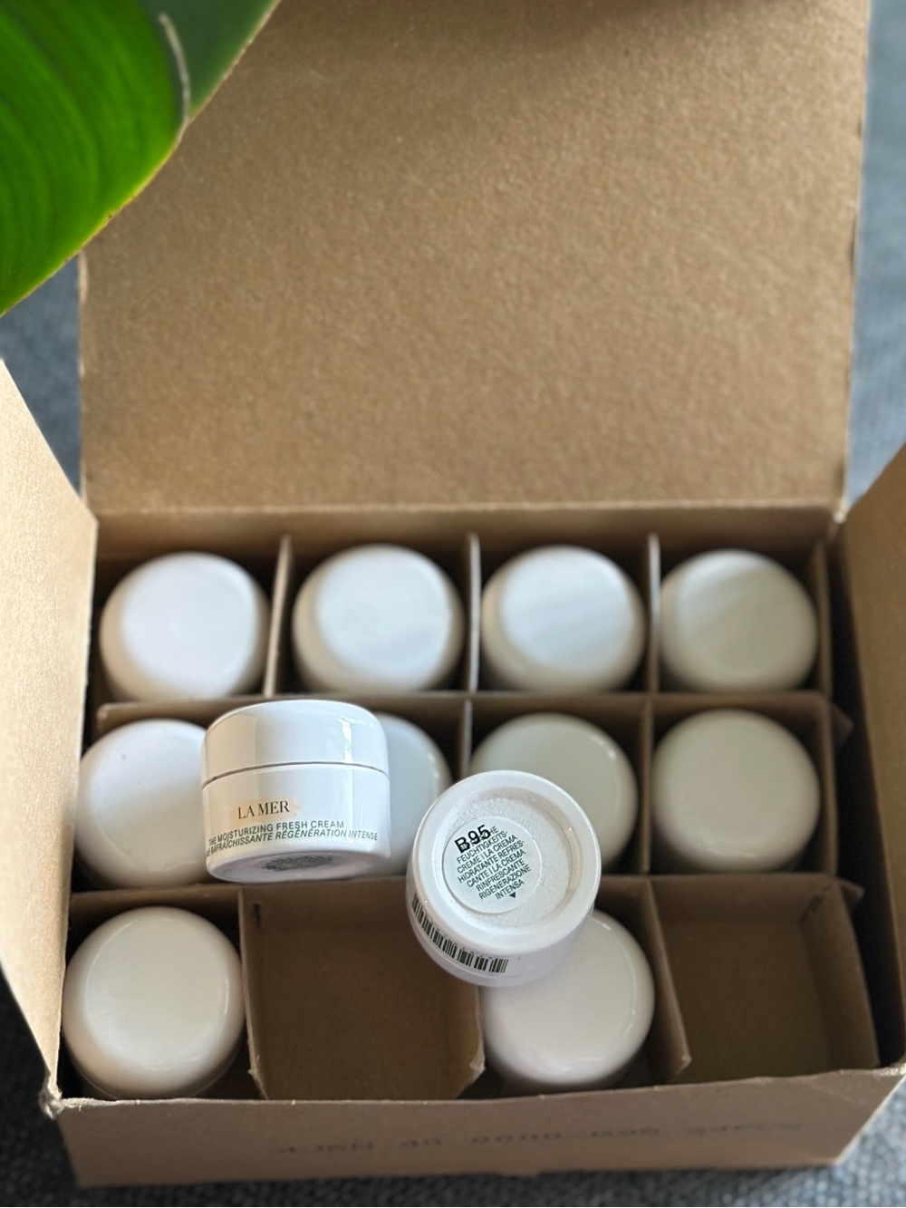 NEW La Mer THE MOISTURIZING FRESH CREAM 3.5MLx24/Box - Picture 3 of 6